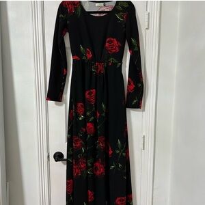 LOUELLA Black maxi dress with red roses and long sleeve